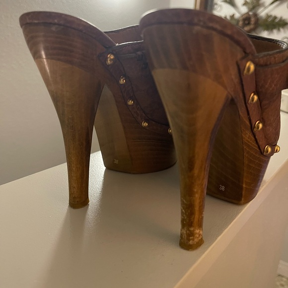 Gucci!!!!! - Picture 2 of 4